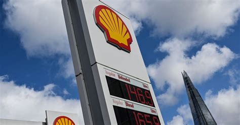Oil giant Shell makes huge €8.7B profit in first quarter